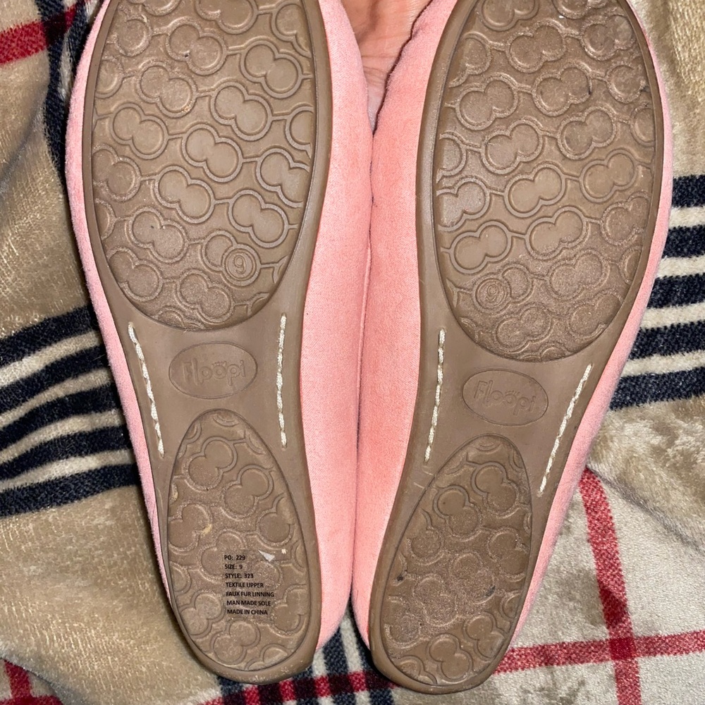 NEW Floopi Slippers 💕 - Picture 2 of 3